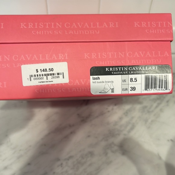 Kristin Cavallari/ Chinese Laundry suede shoes - Picture 9 of 13